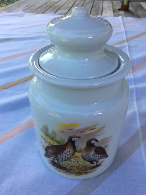 Pot couvert porcelaine Limoges Baud décor peint perdrix 20 Gif-sur-Yvette (91)