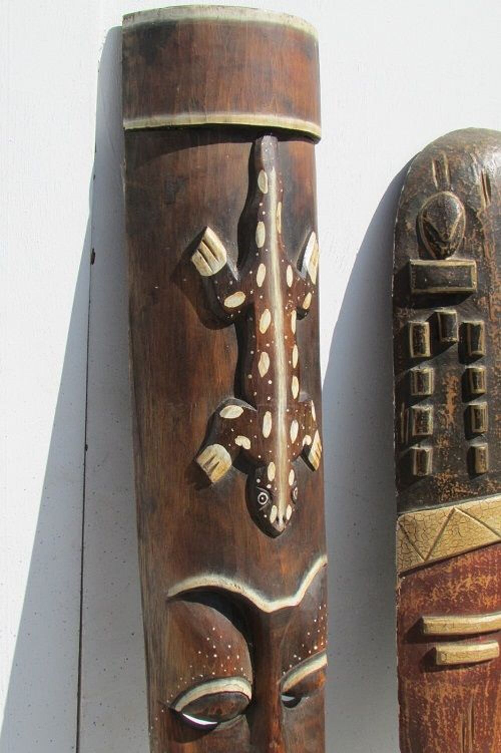 3 grands masques ethniques africains , en bois sculpt&eacute; Décoration