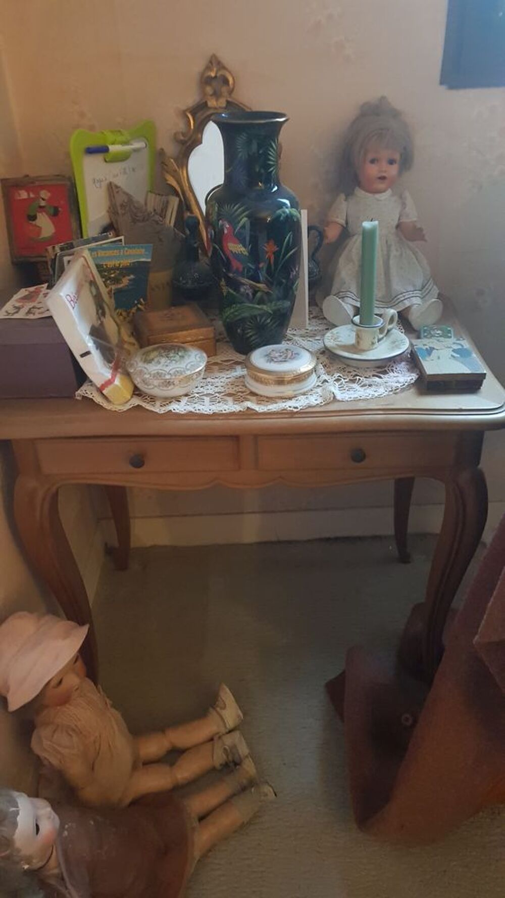 chambre en meurisier( bois clair). Meubles