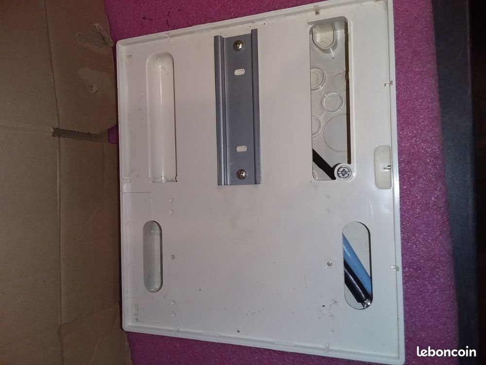 COFFRET ELECTRIQUE pour disjoncteur + compteur monophas&eacute; LEG Bricolage