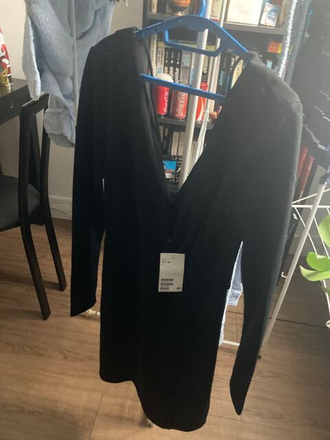 robe H & M 5 Paris 20 (75)