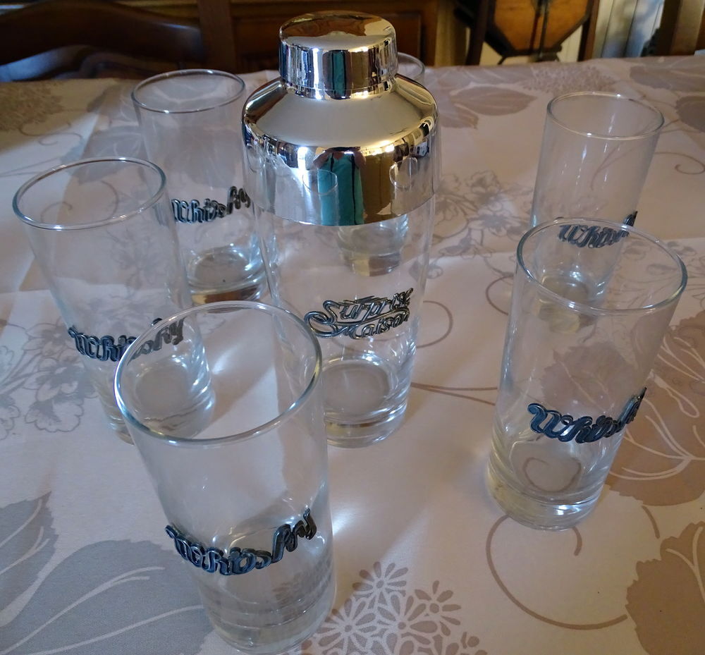6 verres &agrave; whisky et shaker &agrave; cocktails Cuisine