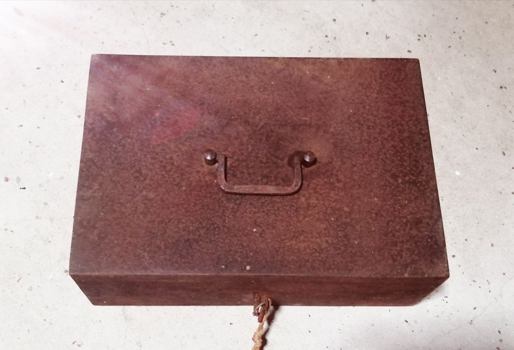 COFFRE FORT FER TRANSPORTABLE 