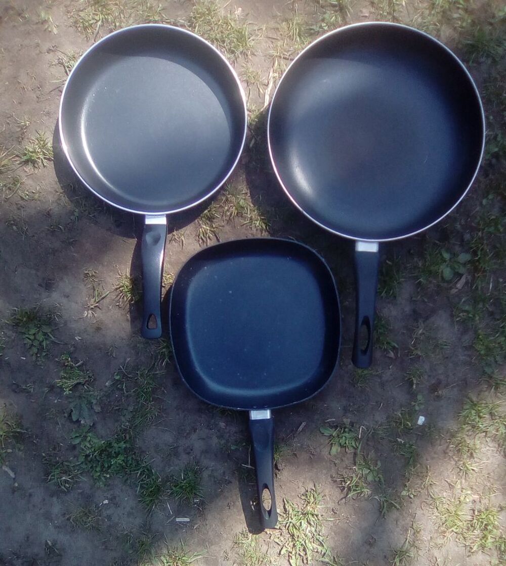 3 poeles en aluminum Cuisine