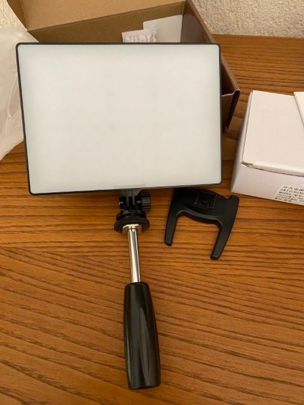 projecteur &agrave; Led et son adaptateur Photos/Video/TV