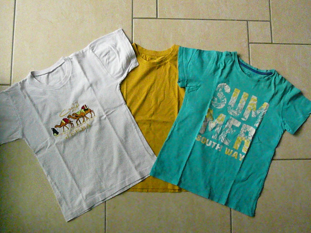 Lot de 3 tee-shirts 8 ans (n&deg;41) Vêtements enfants
