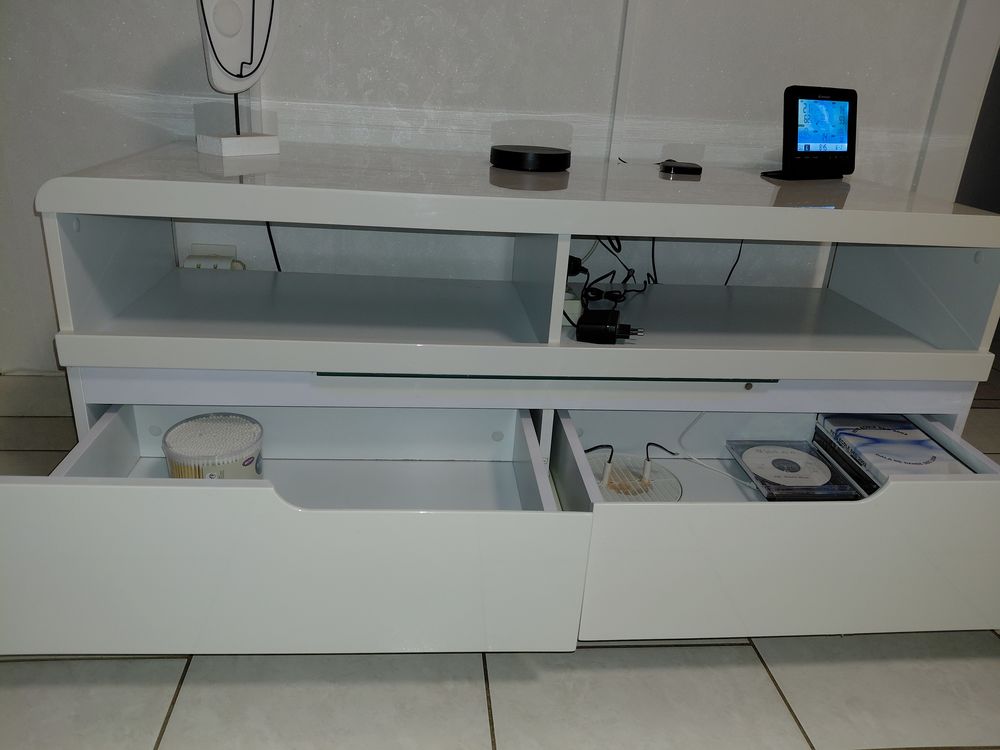 Meuble de t&eacute;l&eacute;vision Meubles
