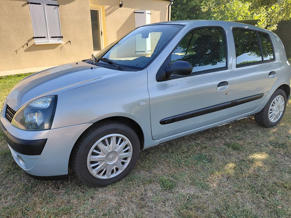 Clio II Clio 1.5 dCi 80 Confort Pack Clim Authentique 2004 occasion 17150 Mirambeau