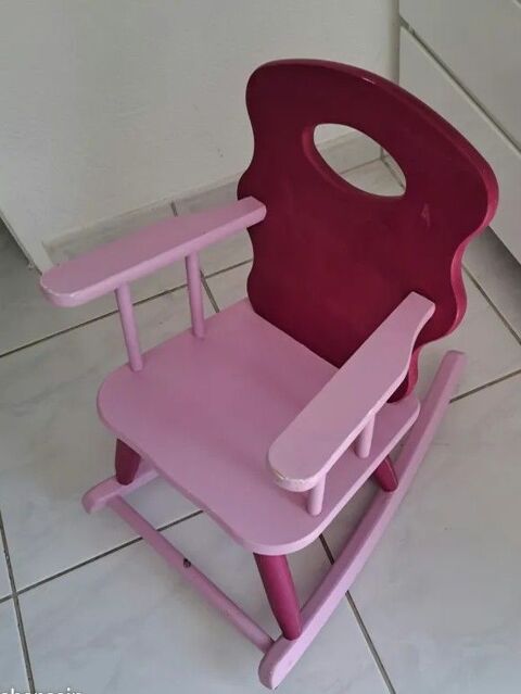 Chaise à Bascule/Rocking Chair Artisanal rose
35 Pornichet (44)