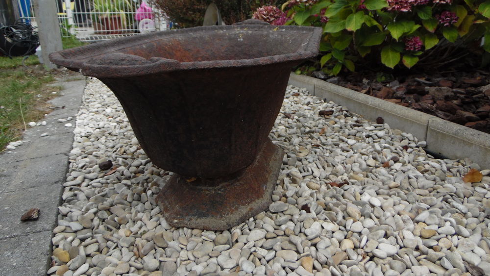 Ancienne vasque en fer Jardin