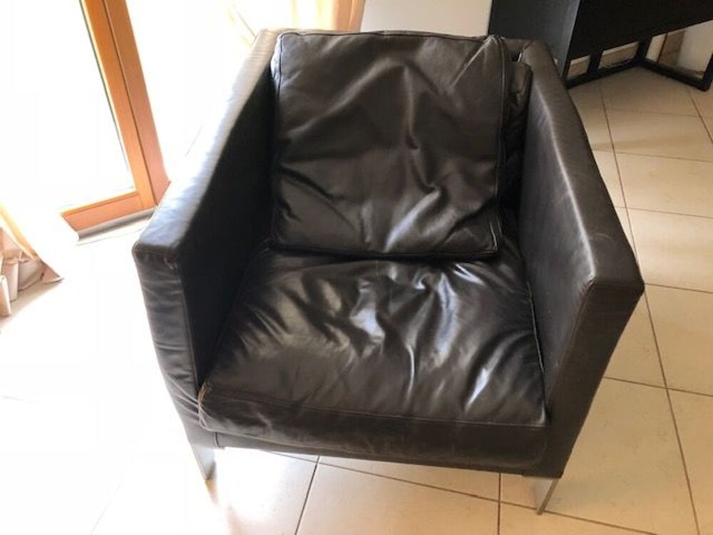 CANAP&Eacute; CUIR 3 PLACES BRUN FONC&Eacute; ET DEUX FAUTEUILS Meubles