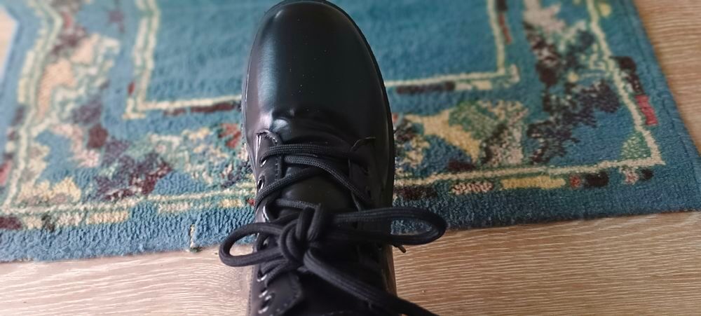 bottines neuves lacets noire a lacets Chaussures