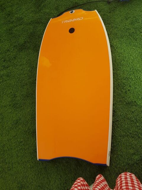 2 Planches de surf bleues et oranges trs bon tat 50 Montpellier (34)