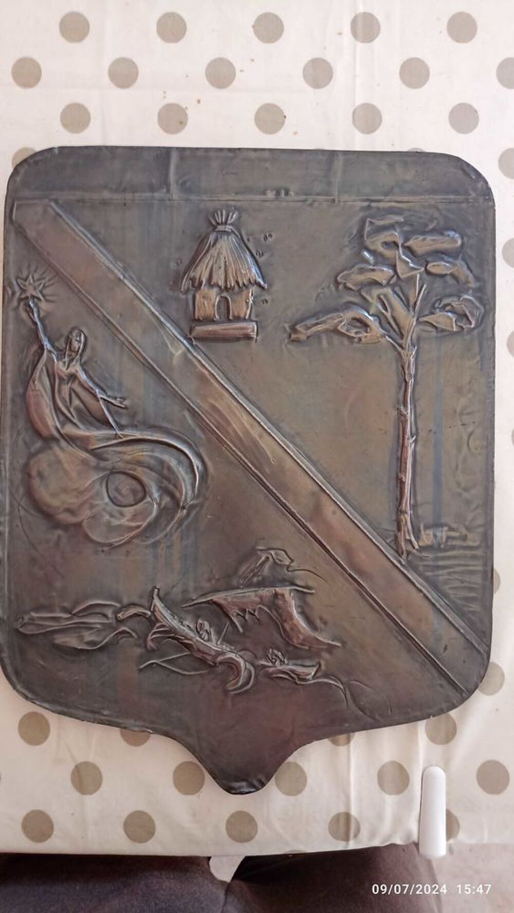 ancienne plaque murale d'&eacute;poque en feuille d' &eacute;tain 