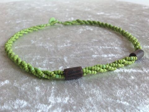 COLLIER LONGUEUR 45 cm PERLES VERTES & BOIS 4 Tr�gunc (29)