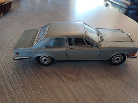 Rolls Royce marque Burago echelle scala 1/22eme en metal 15 Castel-Sarrazin (40)