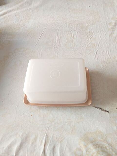 BEURRIER TUPPERWARE 
3 Pessac (33)