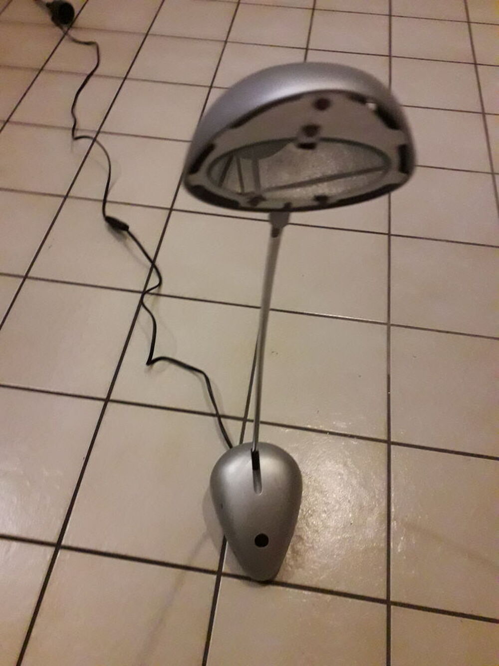 LAMPE ALLOG&Egrave;NES DE BUREAU OU AUTRE STYLING. Photos/Video/TV