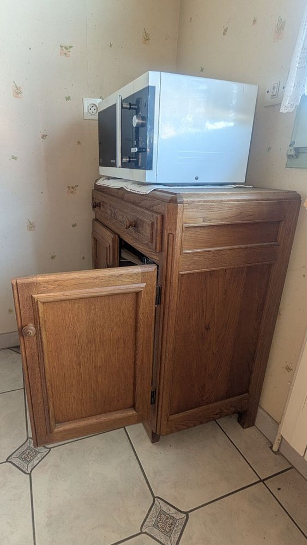 Meuble de rangement &agrave; compartiments Meubles