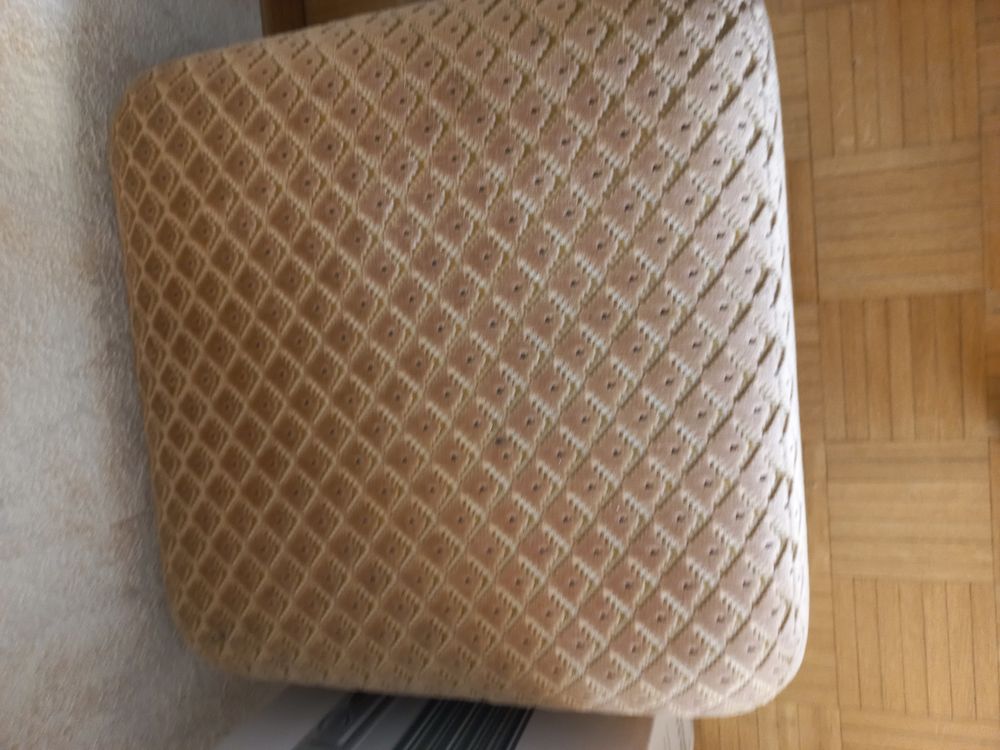- 2 POUFS EN MERISIER ET VELOURS Meubles