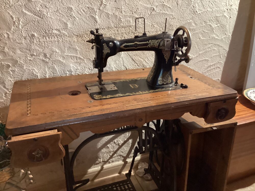 Machine &agrave; coudre Meubles