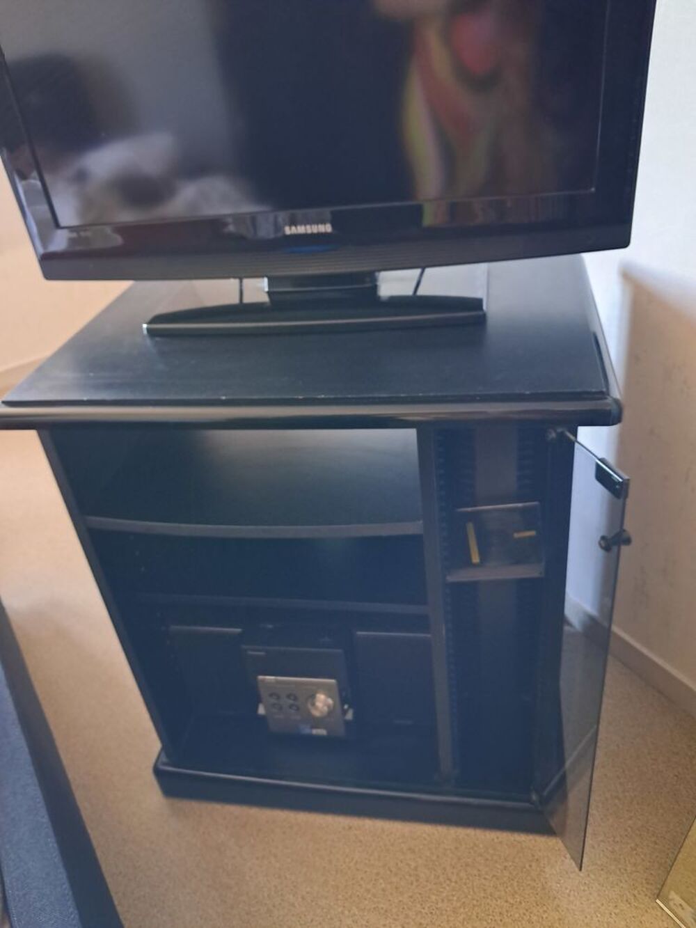 Meuble TV &agrave; roulettes Meubles
