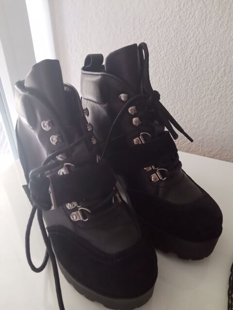 chaussures neuf Pointure 36 couleur  noir  jamais port  marque th loo 20 Toulouse (31)