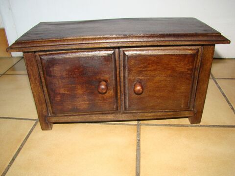 Petit buffet en bois de poup�e - vintage 15 Gargenville (78)