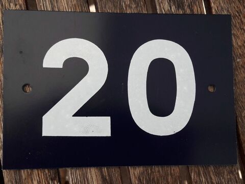 Plaque de numéro de porte bleue 10 Nieuil-l'Espoir (86)