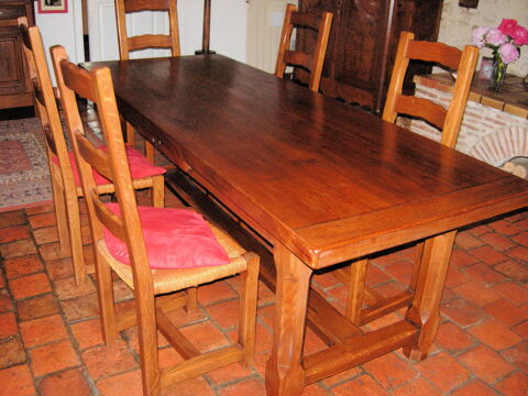 table chne massif cire
8 chaises pailles
trs bon tat 0 Bourges (18)