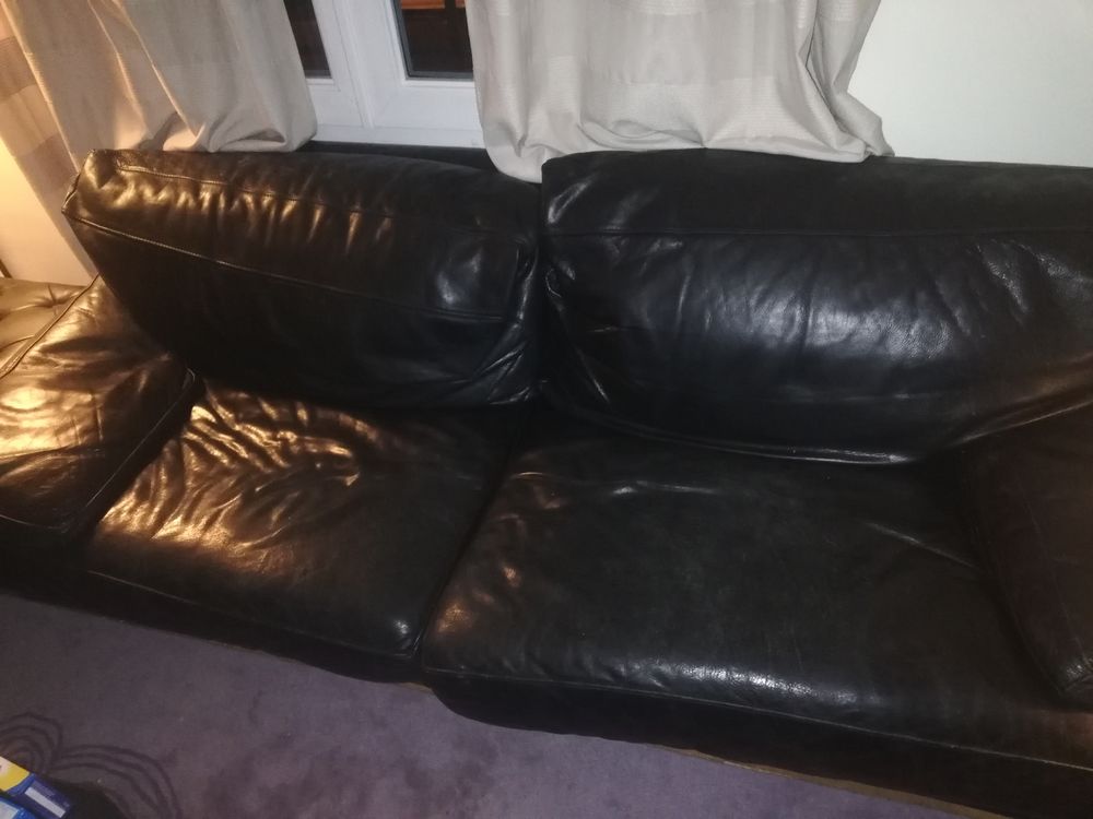 Canape en cuir Roche Bobois en bon etat pour une deuxieme. Meubles
