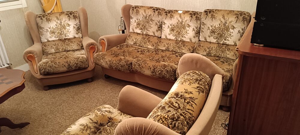 Canap&eacute; 3 places + 2 fauteuils assortis Meubles