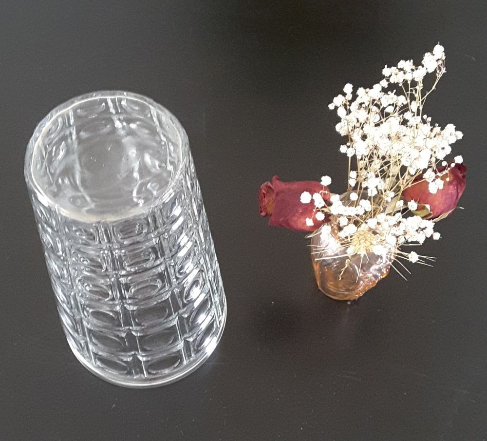 Vase transparent en verre moul&eacute; - Vintage Décoration