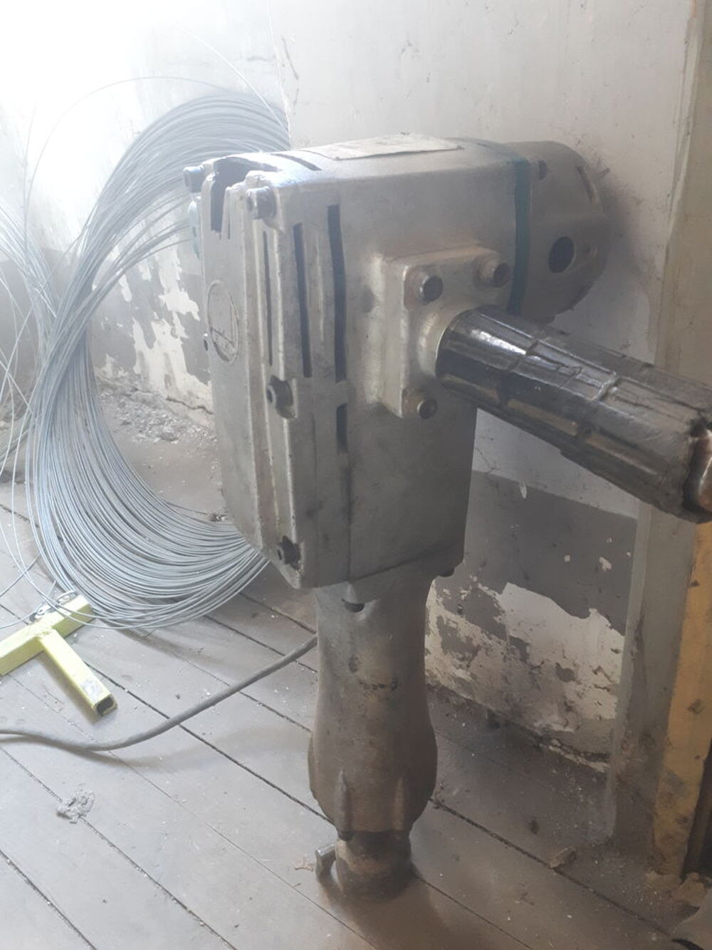 marteau piqueur makita 1400w Bricolage