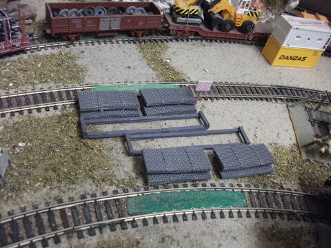 8 PAQUETS DE TREILLIS DE 50  SUR 20 M/M EN HO +2 SUPPORTS 9 Hnin-Beaumont (62)