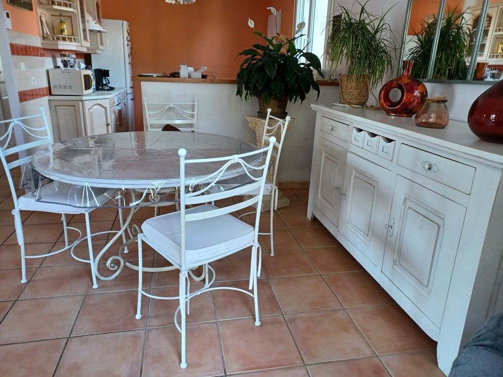 Salle &agrave; manger compl&egrave;te Meubles