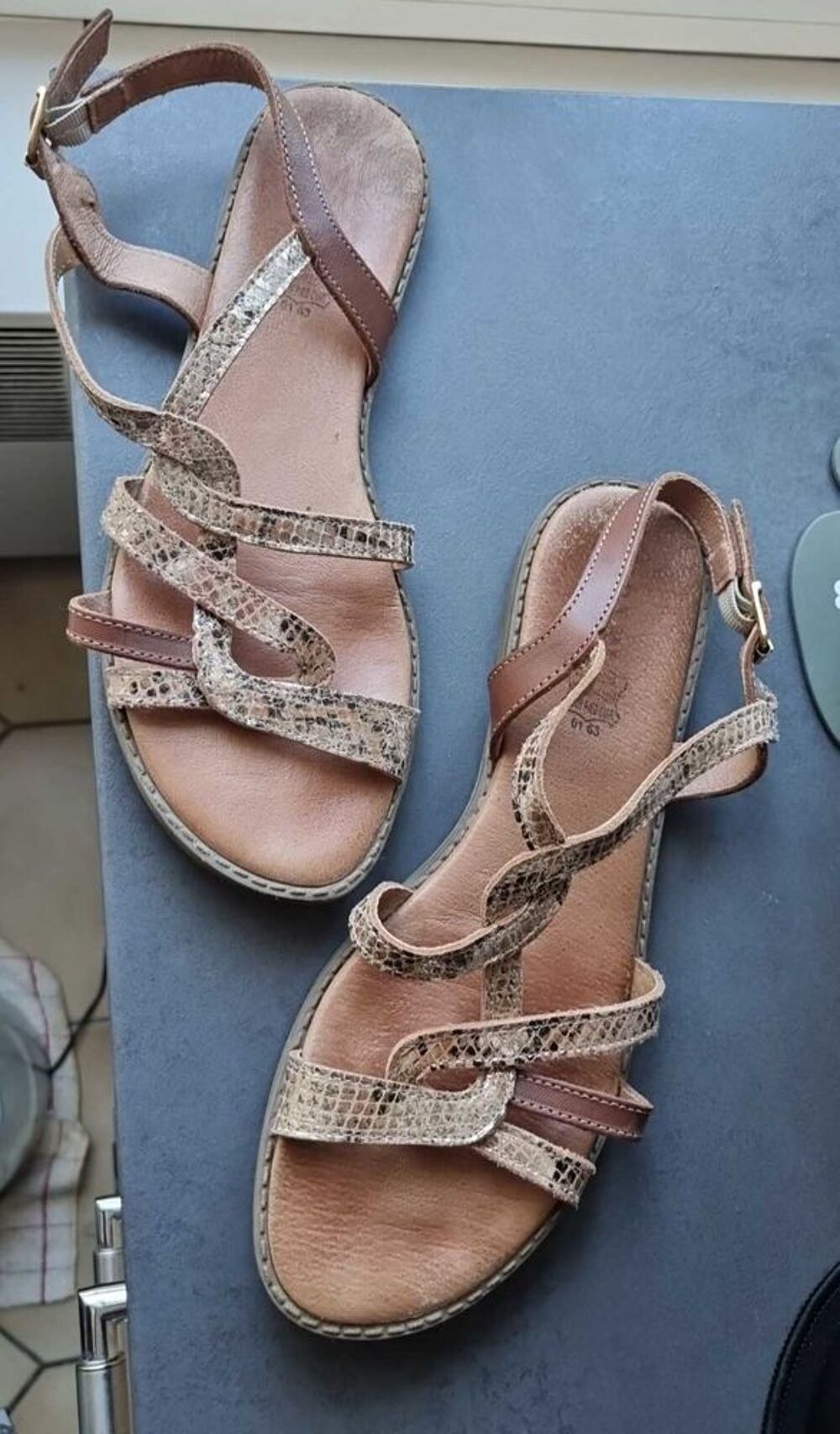 Sandalettes P39. Cuir int&eacute;rieur Chaussures