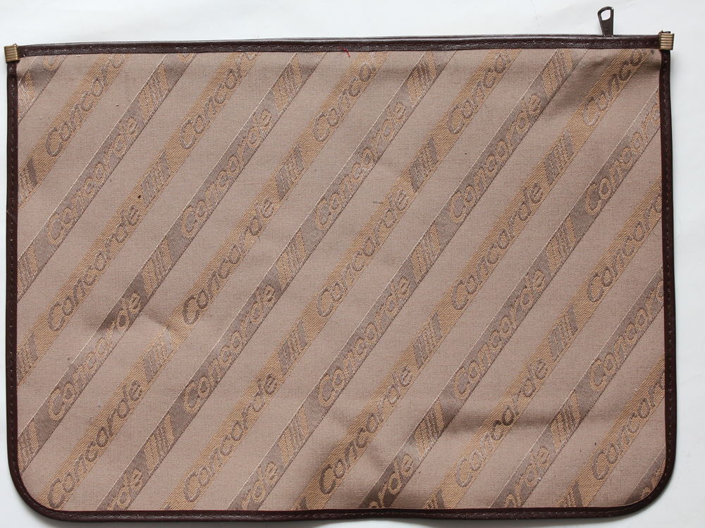 Air France vintage CONCORDE pochette A4 claire zipp&eacute;e 