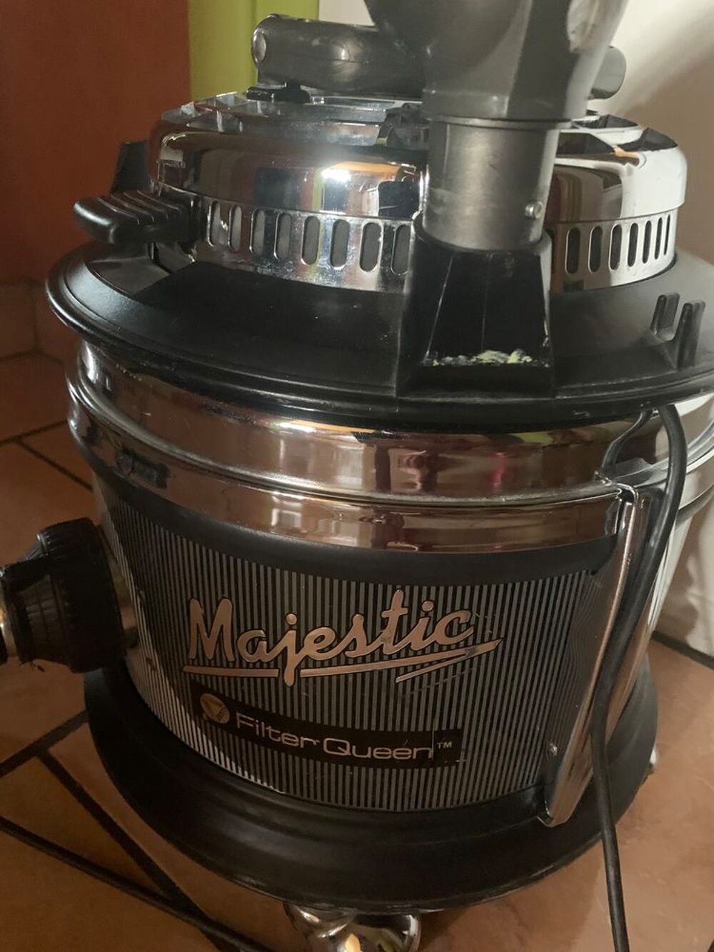 je pas mal d'affaires je d&eacute;m&eacute;nage des aspirateur Electroménager