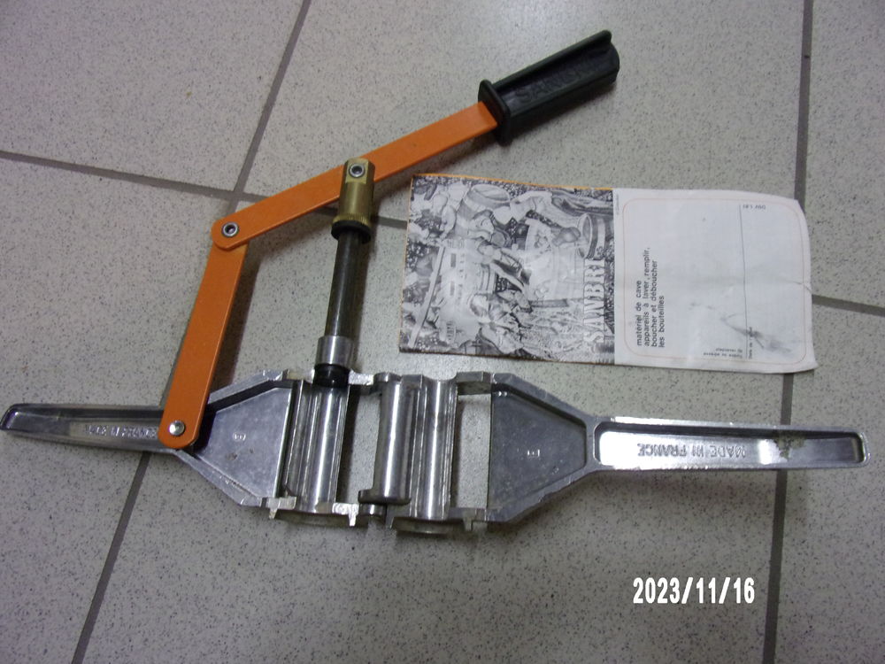 Appareille pour boucher les Bouteilles. Bricolage