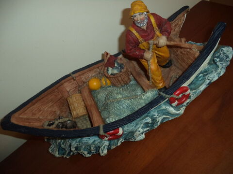 Bateau de pêcheur décoratif. Villenoy (77)