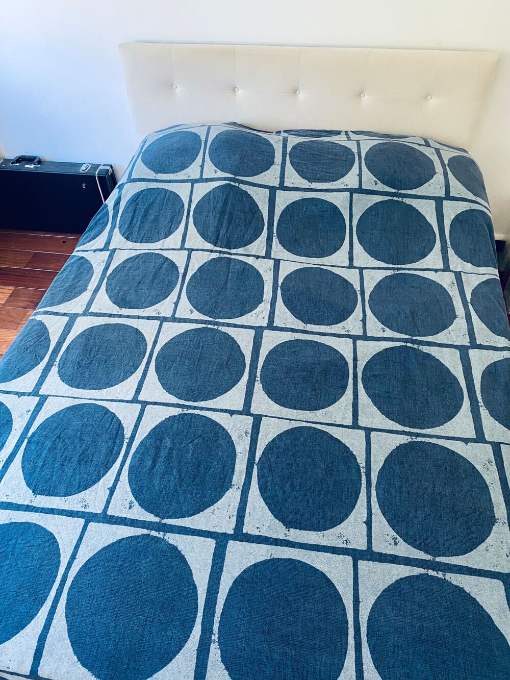 Ensemble lit + matelas t&ecirc;te de lit velours + 4 tiroirs Meubles