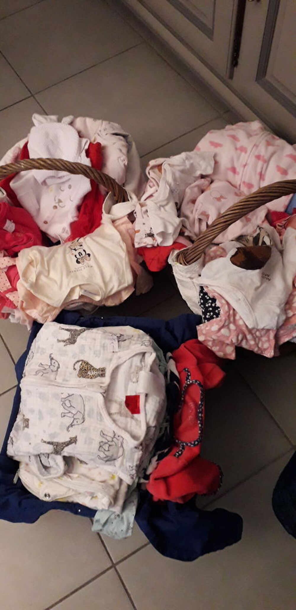 V&ecirc;tements fille et mixte Vêtements enfants