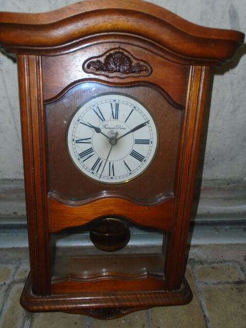 Horloge avec carillon
il faut ressourder une petite plaque 85 Nogent-le-Rotrou (28)