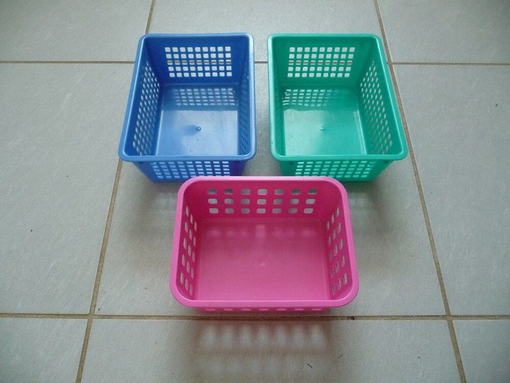 Corbeilles de rangement en plastique prix &agrave; l'unit&eacute; Décoration