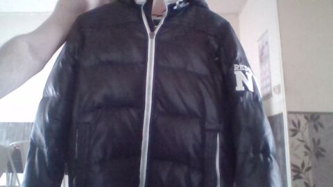 blouson redskins noir avec capuche
taille l 20 Chauny (02)