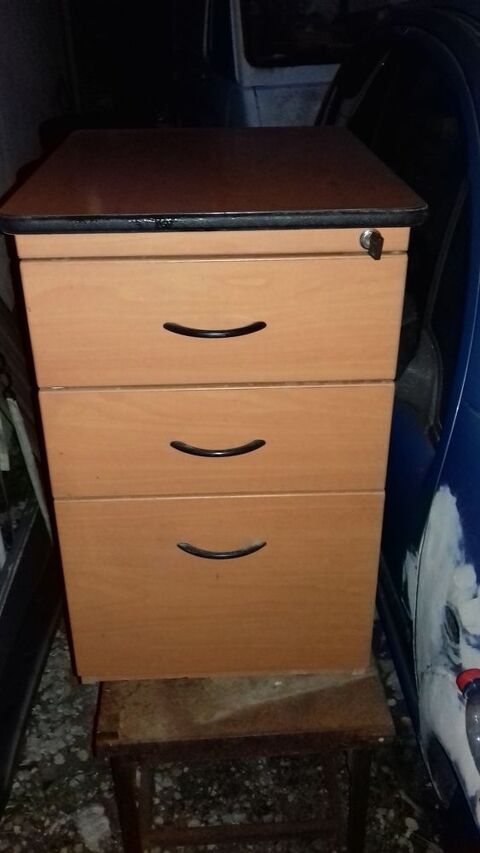 Meuble caisson de bureau 3 tiroirs
50 Septmes-les-Vallons (13)