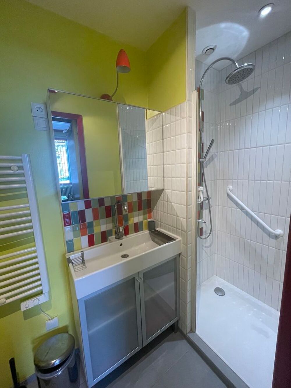 Location Appartement STUDIO MEUBLE BORDEAUX 26 M2, 653 € + CHARGES Bordeaux