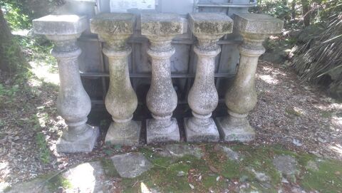 5 colonnes / balustres anciennes, Hauteur: 67cm
Roquefort-les-Pins (06)