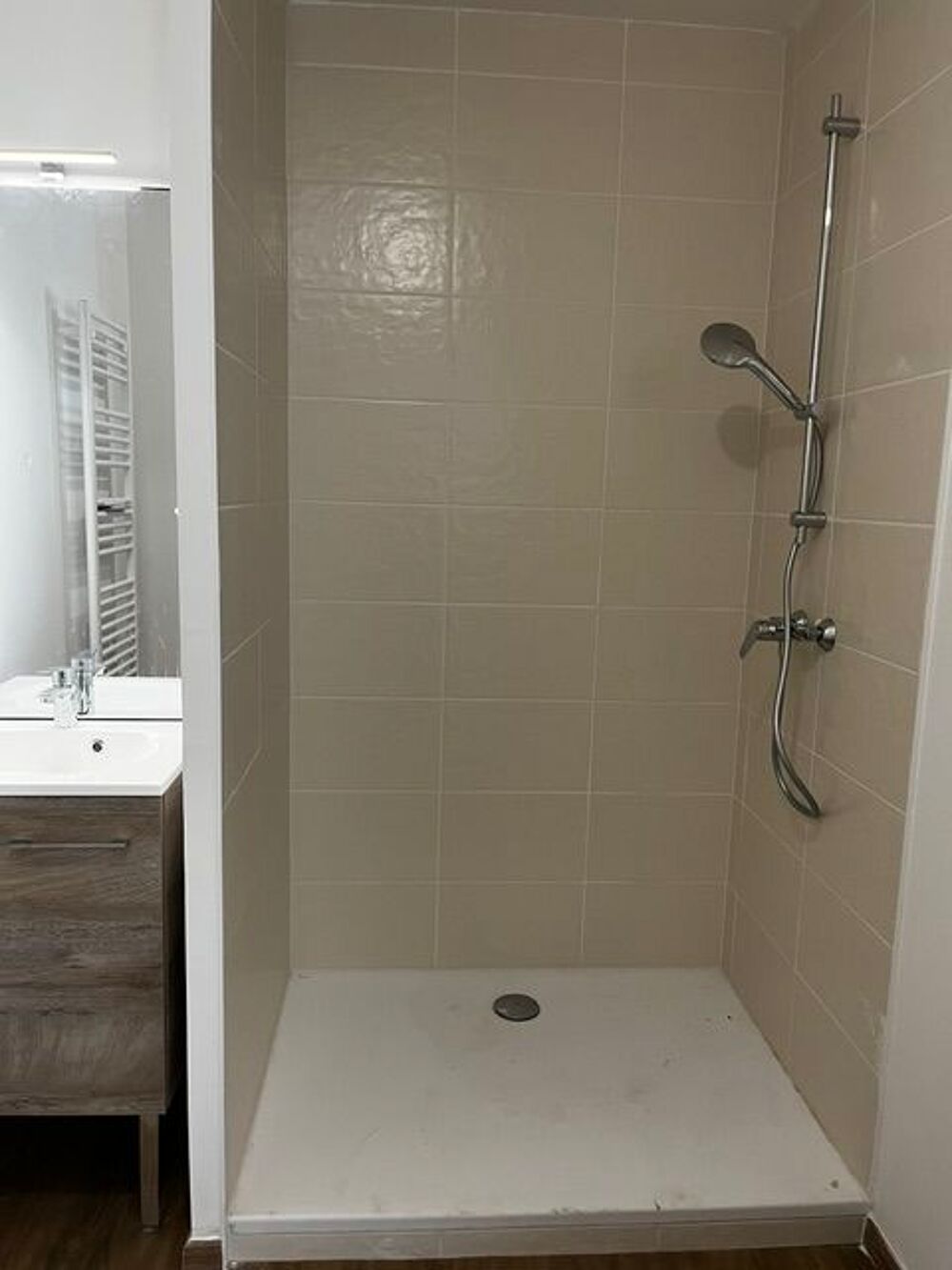 Location Appartement T2/  parking neuf prox centre Bourg en Bresse dispo fin sept Bourg-en-bresse